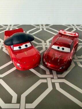 Disney Pixar 1:43 diecast cars, Lightning McQueen, set of 2